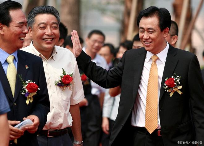 最惨的大佬资产清零了开元棋牌被许家印坑得(图2)